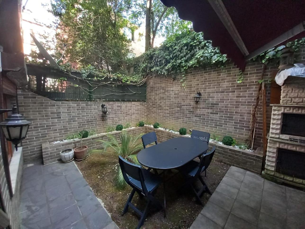 Cozy With Garden, 2 Bedroom And Very Close To Bosphorus Apartament *